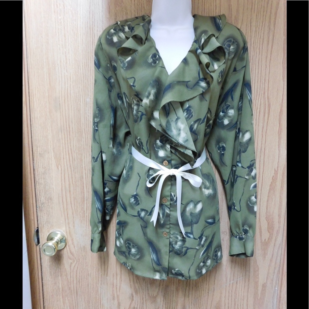 Sensational Green Ruffled Blouse W/Belt-Open Sides