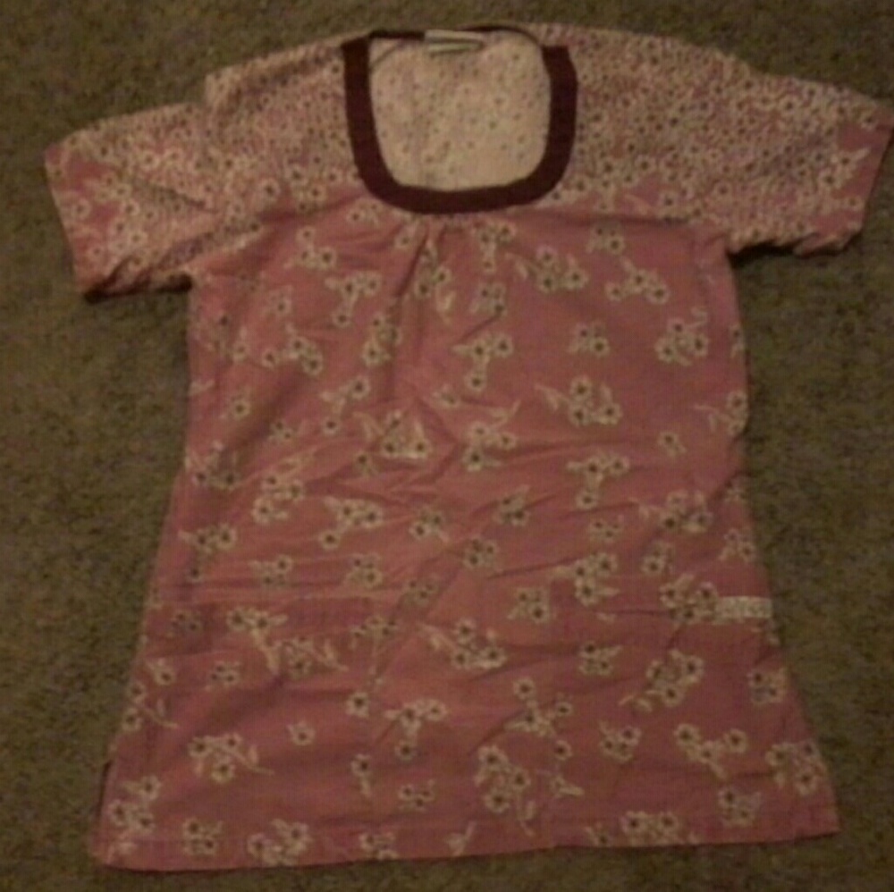 Floral scrub top