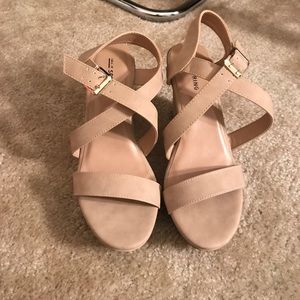 Nude wedges