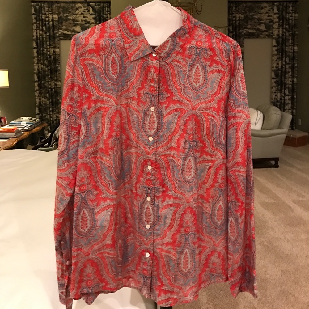 Long sleeved cotton blouse.