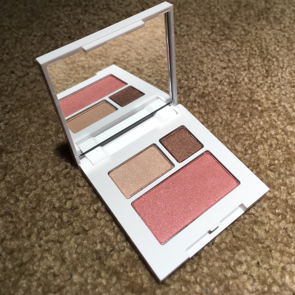Clinique - eye shadow due and blush