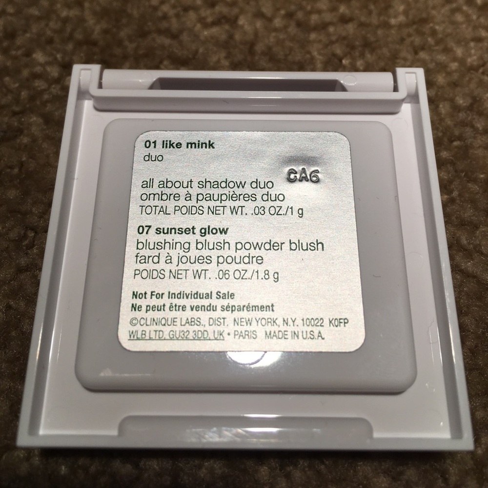 Clinique - eye shadow due and blush - Picture 2 of 4