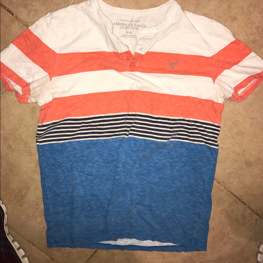 American Eagle - button V neck- men's M