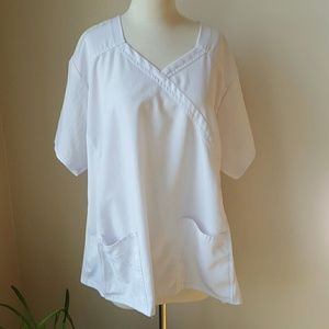 White Wonder Wink Scrub