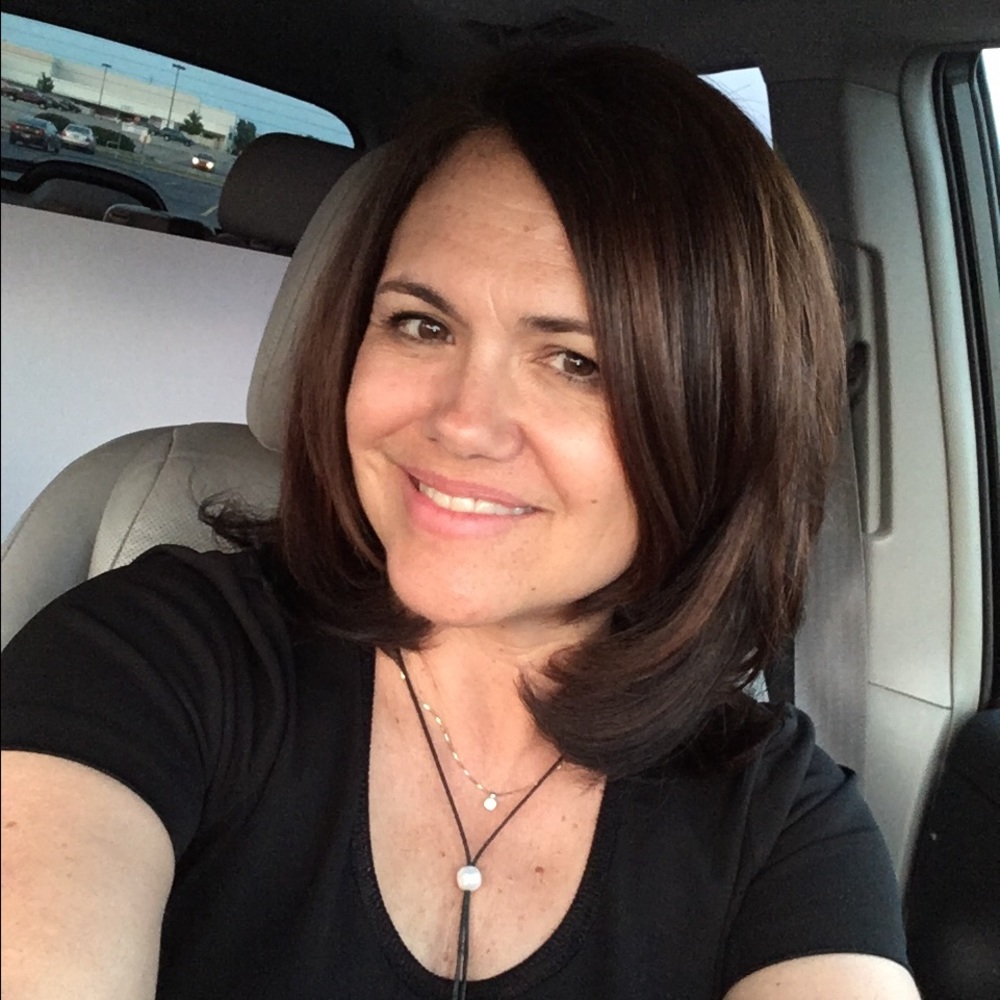 Meet your Posher, Laura