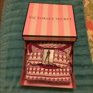 VS pj set with eye cover in same print!