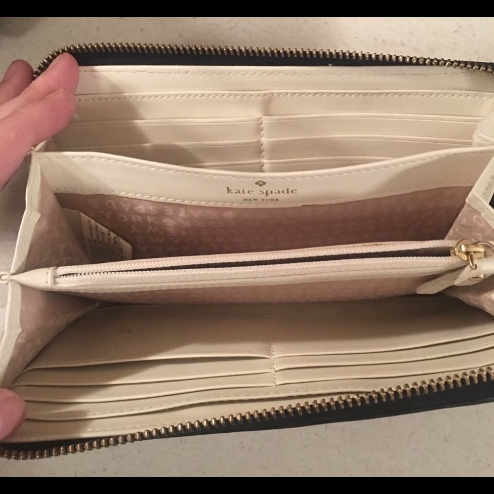 Kate Spade wallet - Picture 3 of 3