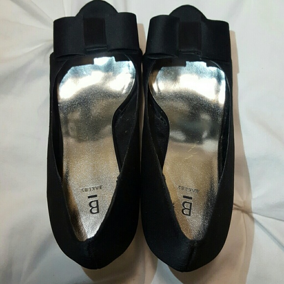Bakers Black Satin Platform Dress Shoes - Picture 3 of 6