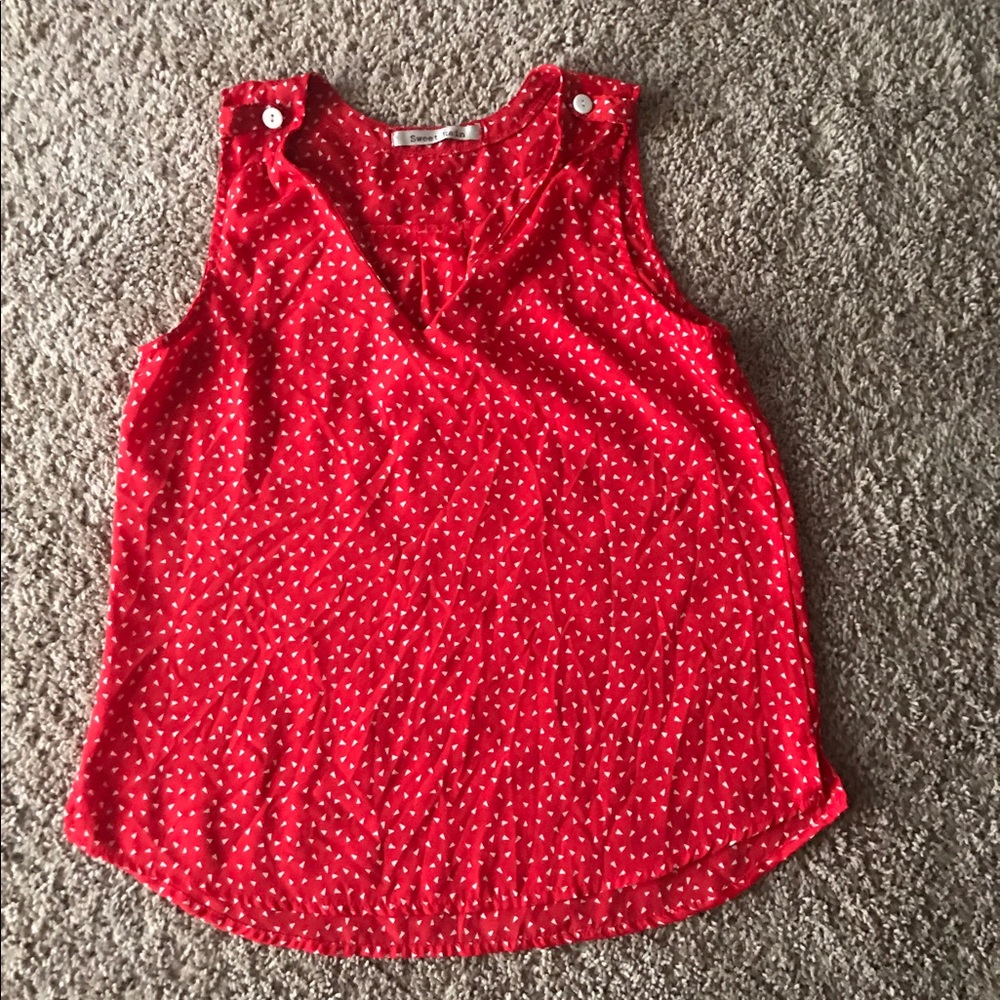Cute Red Top with White Triangle Pattern