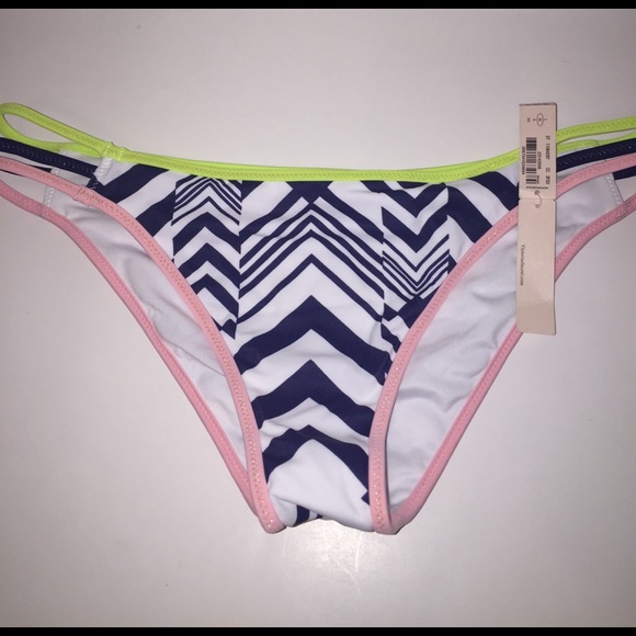 Victoria's Secret Strappy Cheeky bikini - Picture 1 of 5