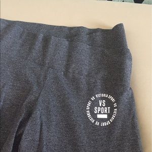 VICTORIA SECRET YOGA PANTS SIZE MEDIUM