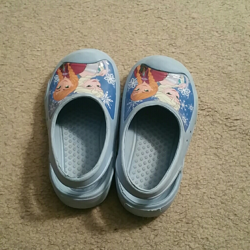 Frozen shoes - Picture 2 of 2