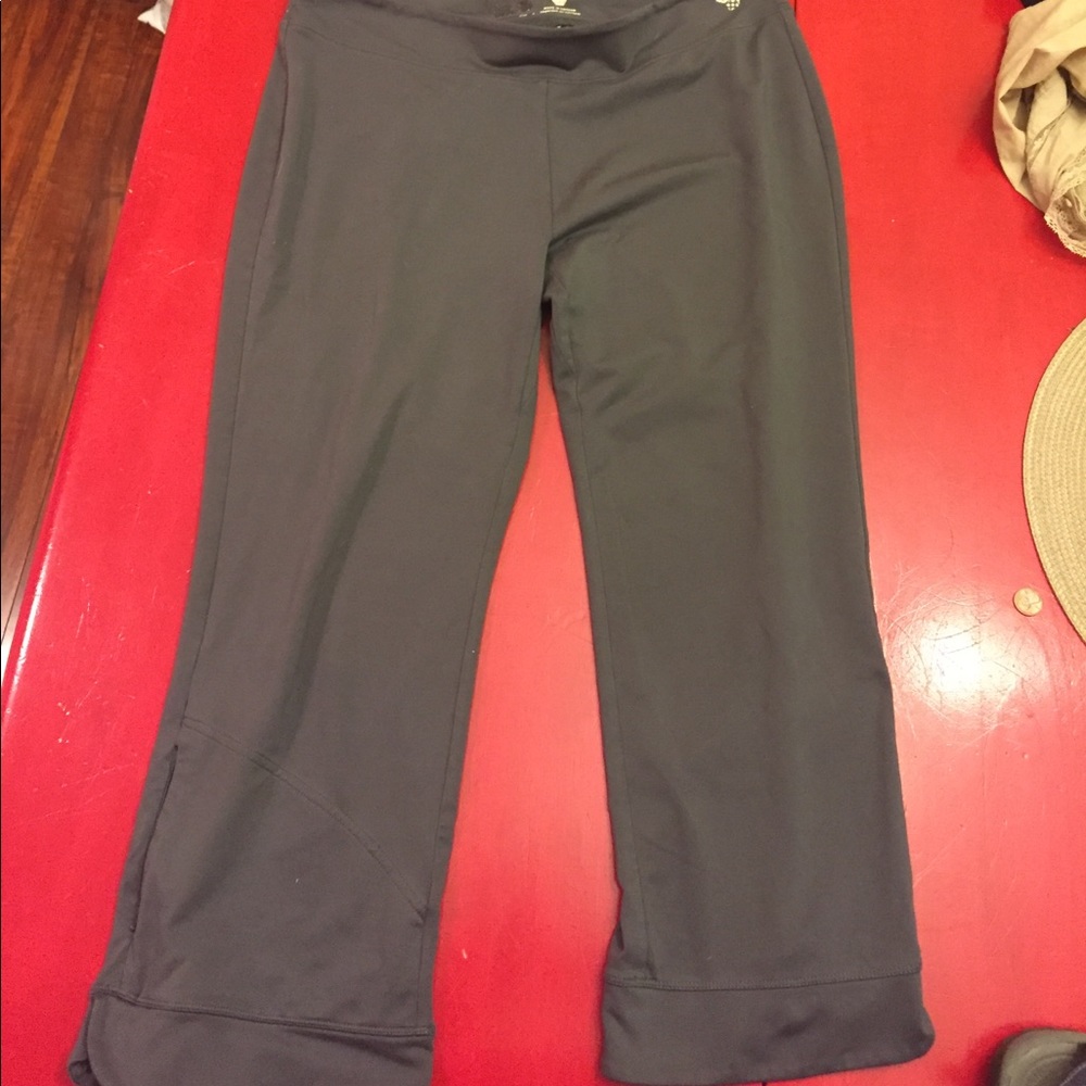 Mountain hardware Capris