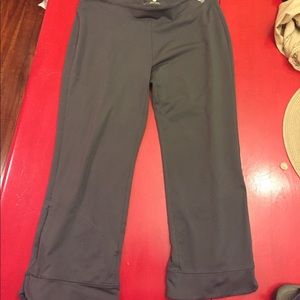 Mountain hardware Capris