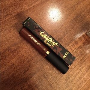 Tarte lip paint, shade wanna be