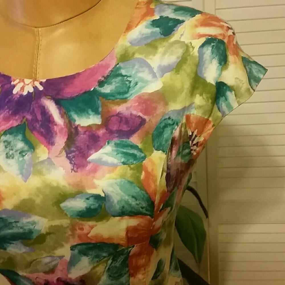 Dress - Picture 2 of 4