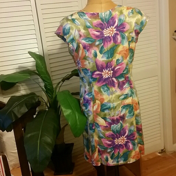 Dress - Picture 4 of 4