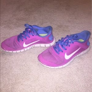 Nike tennis shoes