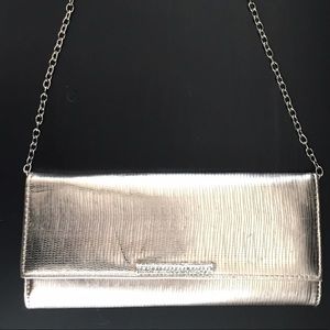 ALDO clutch