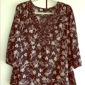Silky Banana Republic blouse w/ 3/4 sleeves