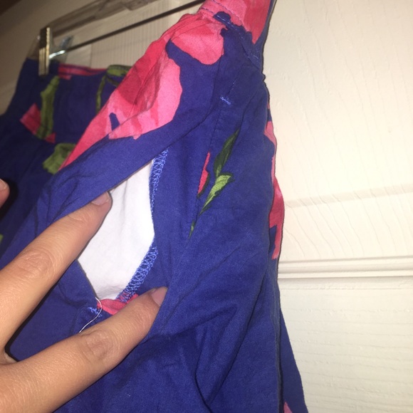 Hollister floral skirt w/ pockets - Picture 4 of 4