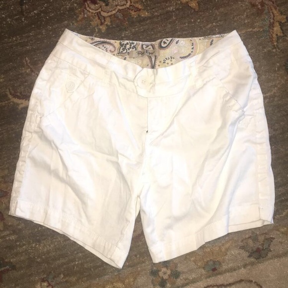 white shorts - Picture 1 of 2
