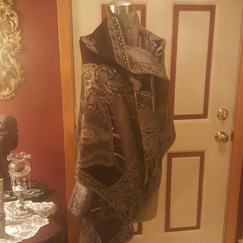 Scarf/Wrap - Picture 3 of 4