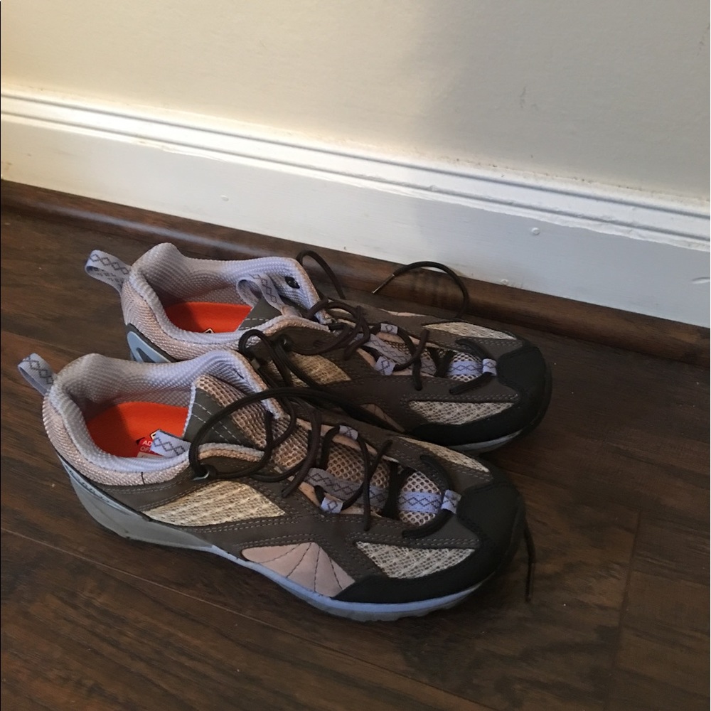 Brand new never worn Merell hiking shoes for women