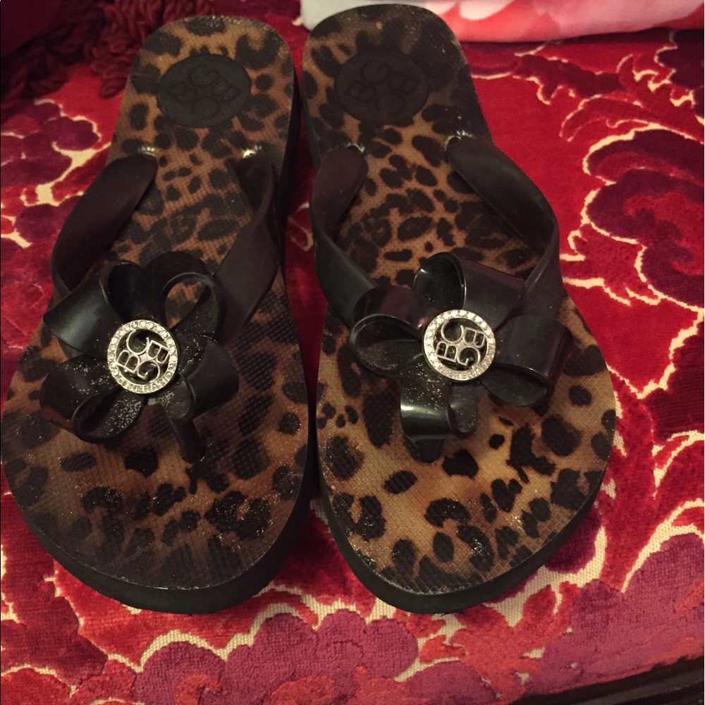 Size 5.5 BCBG Flip flops