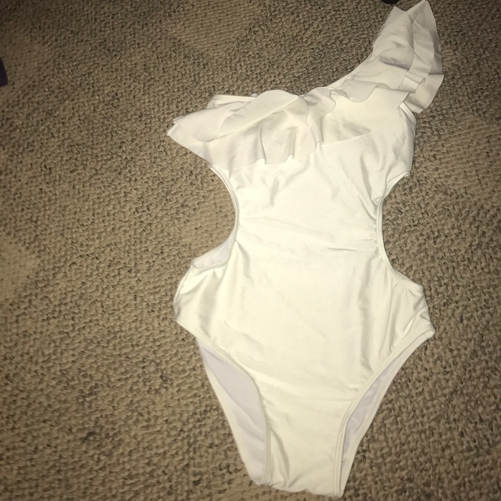 Beautiful one piece' 🎉🎉😍