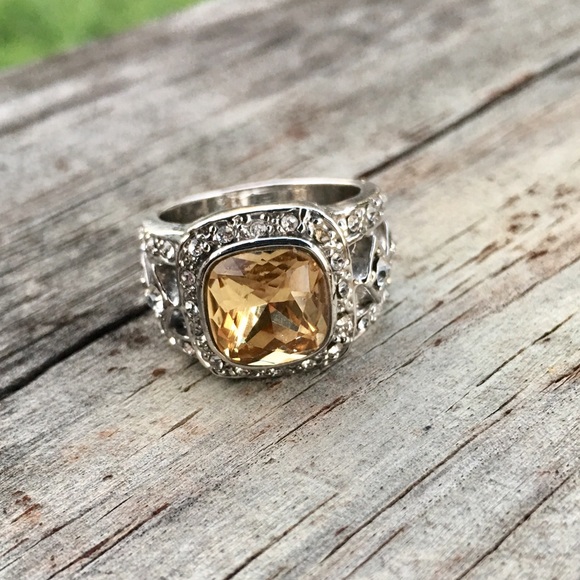 Jewelry - Silver Topaz & Cubic Zirconia Ring