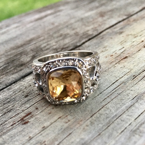 Silver Topaz & Cubic Zirconia Ring - Picture 5 of 5