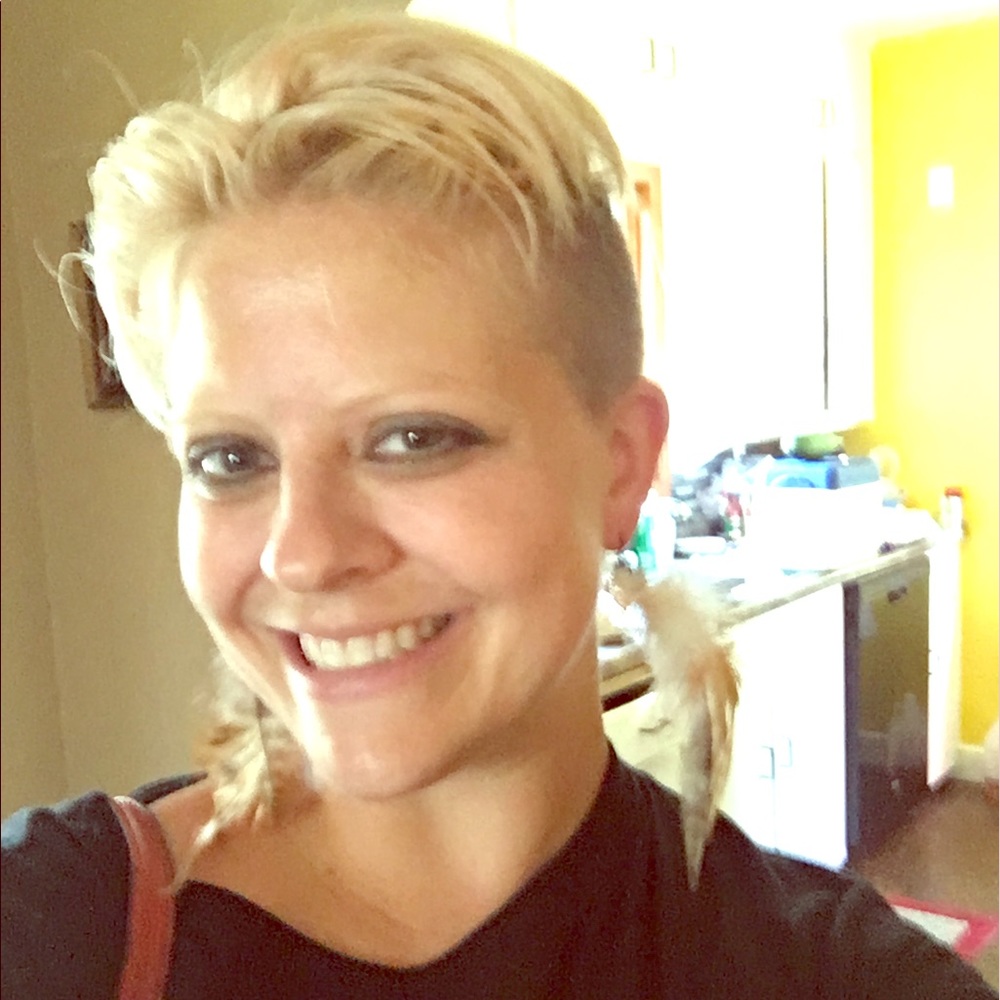 Meet your Posher, Emily