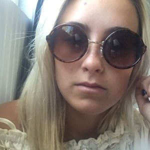 Urban outfitters sun glasses