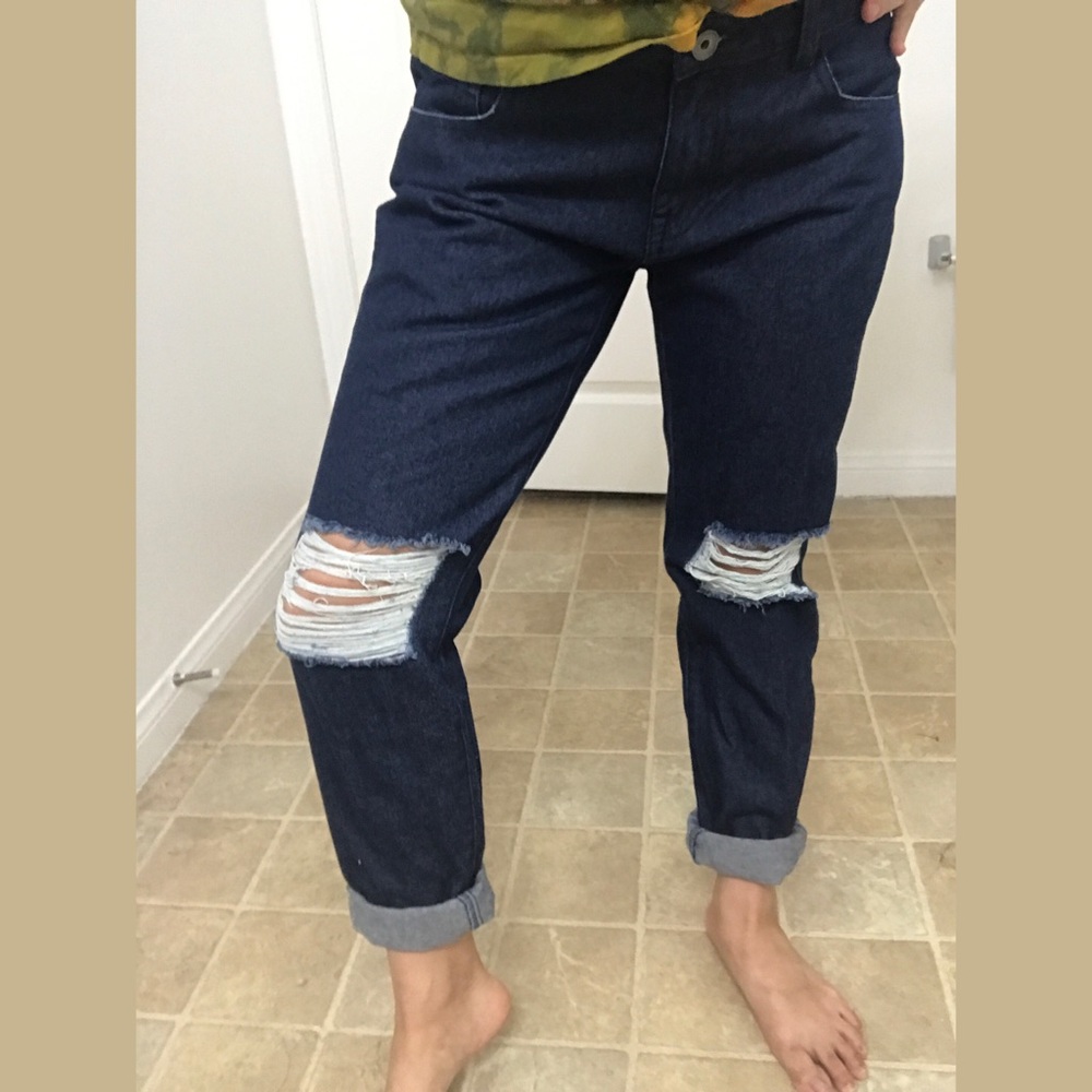 Brand new boyfriend jeans with tag attached!