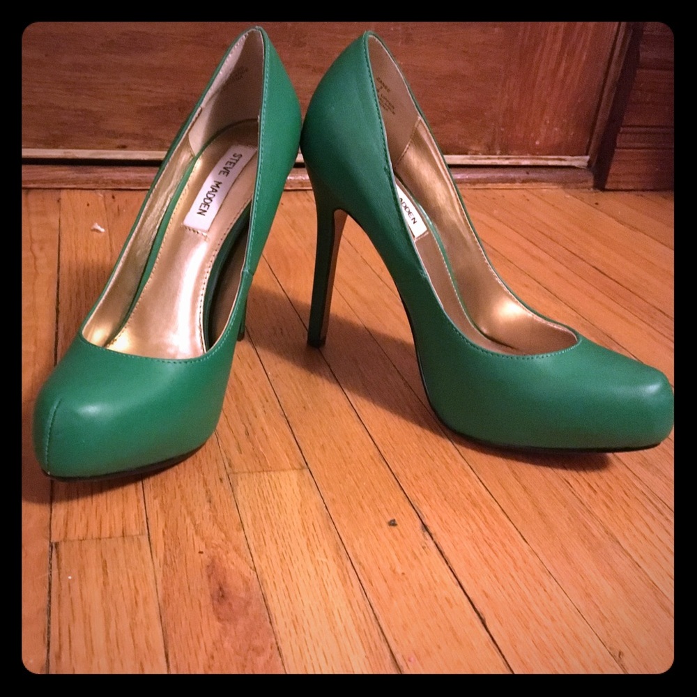 Steve Madden Green Leather Pumps
