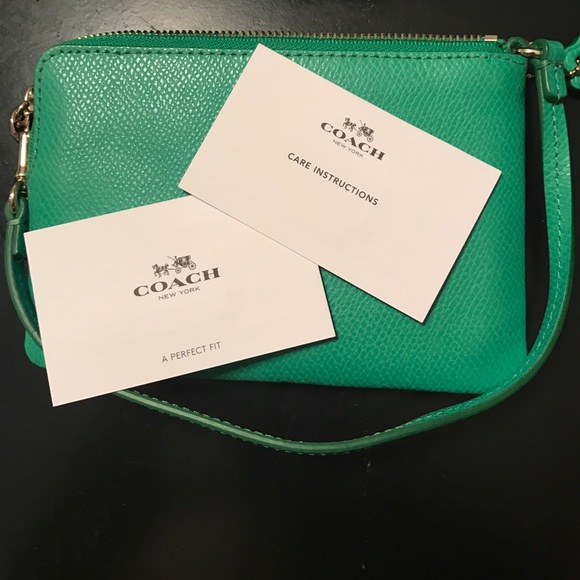 Coach wristlet - Picture 5 of 6