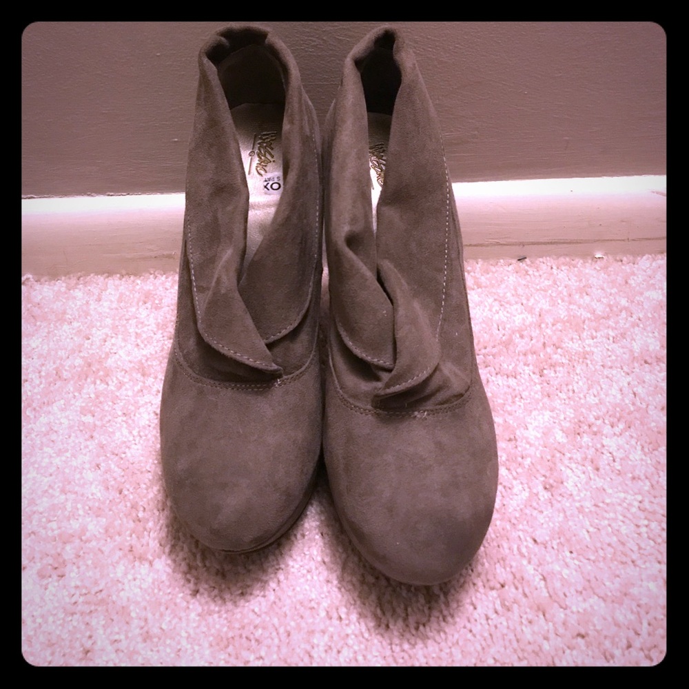 Mossimo heeled booties - neverWorn- size7.5