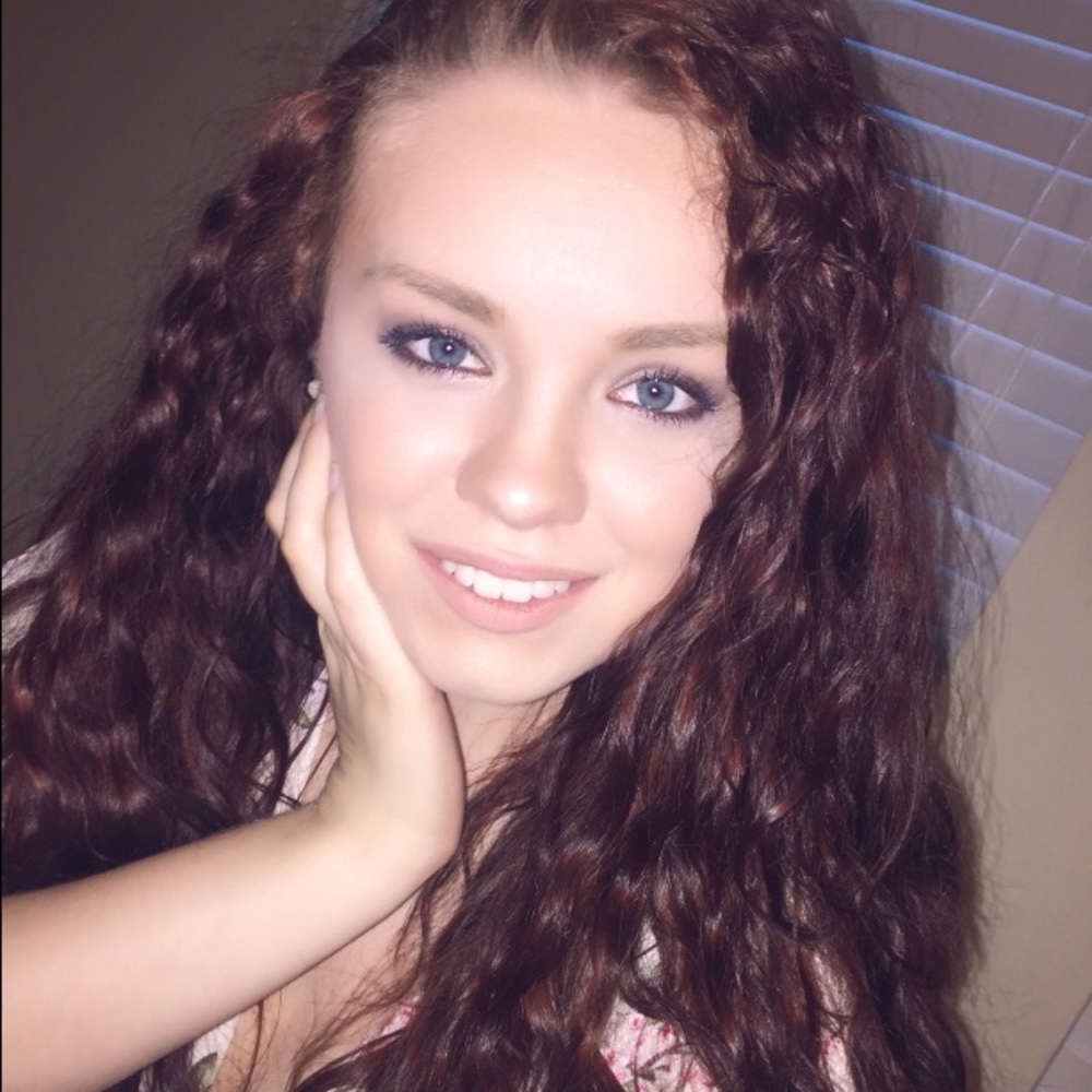 Meet your Posher, Carissa