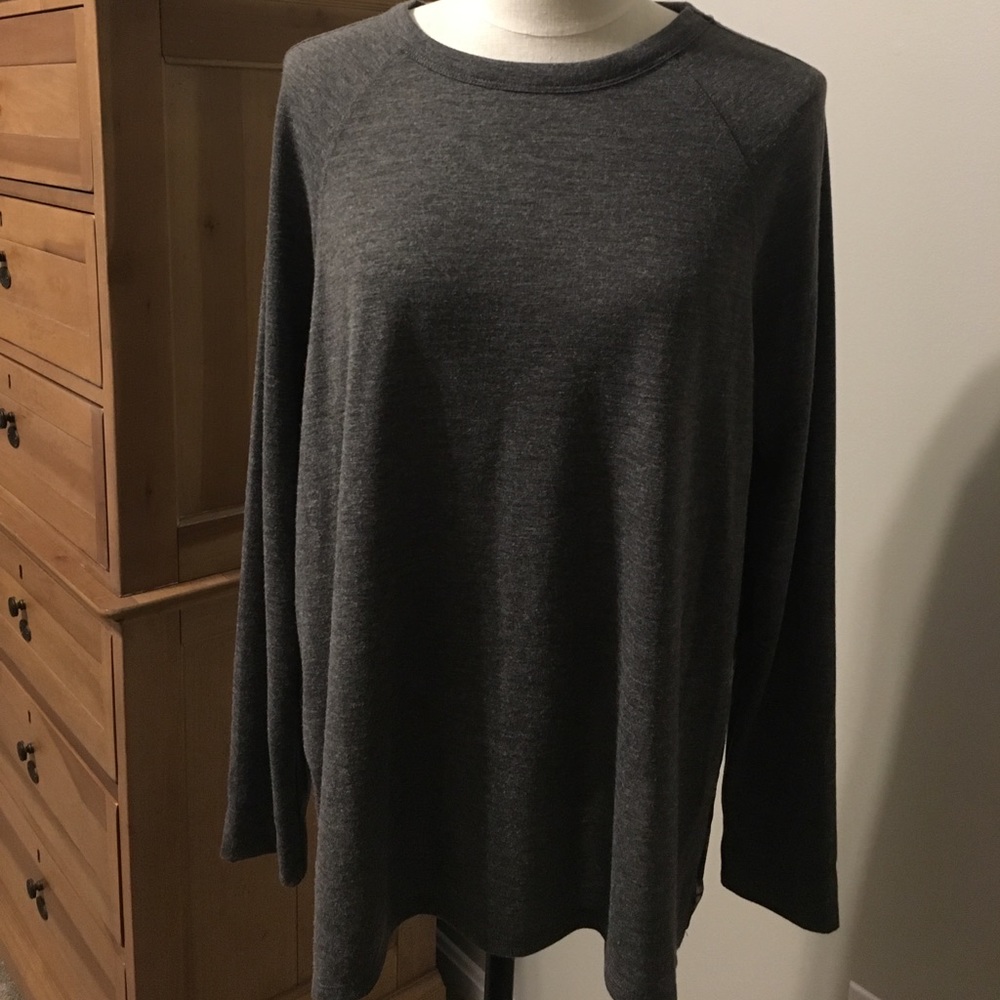 LOFT - Long sleeve button back shirt