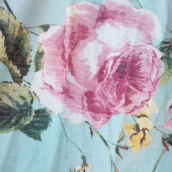 Boutique Asymmetrical Floral Sleeveless Top - Picture 5 of 5