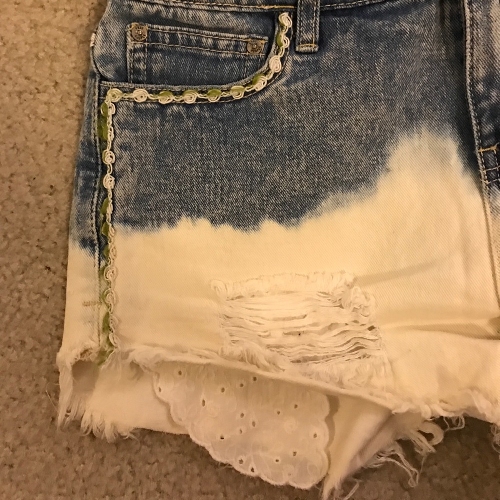 Free people Jean shorts - Picture 2 of 3