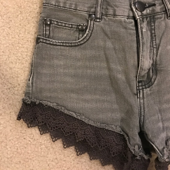 Free people Jean shorts - Picture 2 of 2