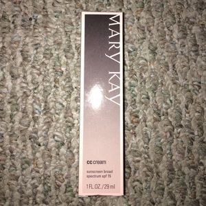 Mary Kay CC Cream- Very Light