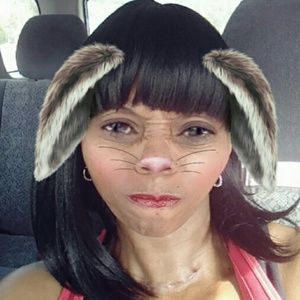 Meet your Posher, Yolanda