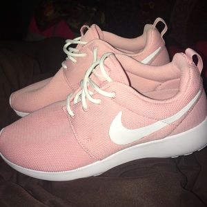 Pink Nike Roshe
