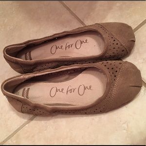Beige TOMS ballet flats