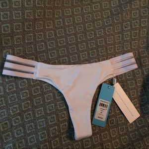 White Beach Bunny thong bikini 🌞