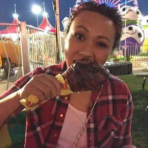 Meet your Posher, Elizabeth