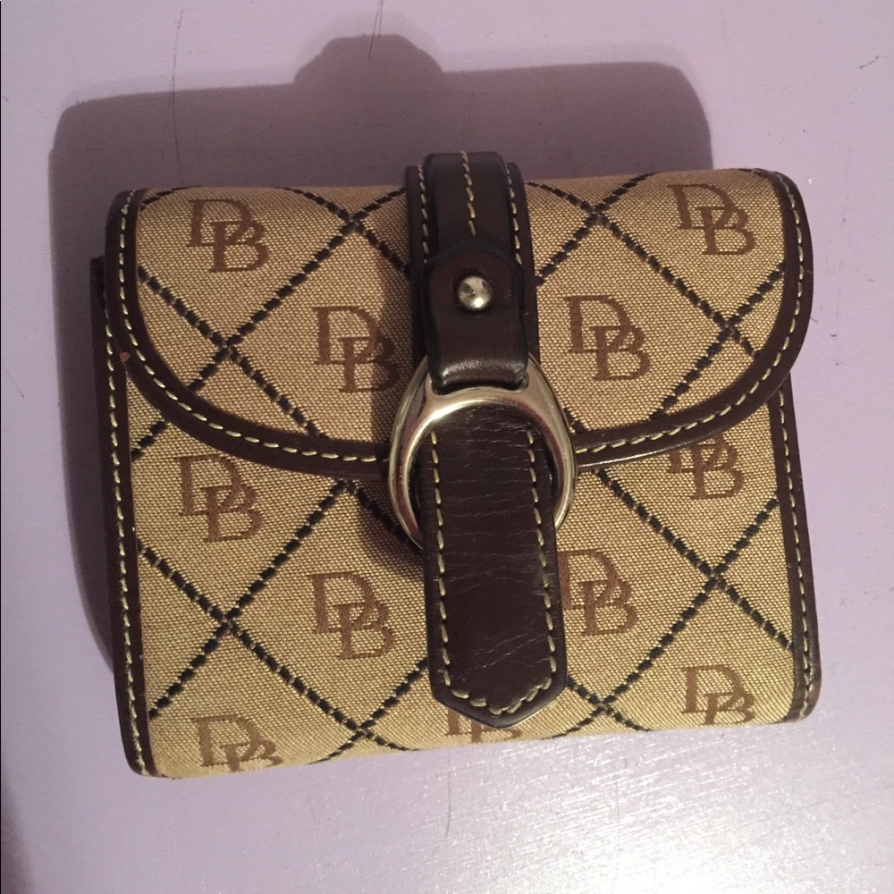 Dooney and Bourke Wallet NWT